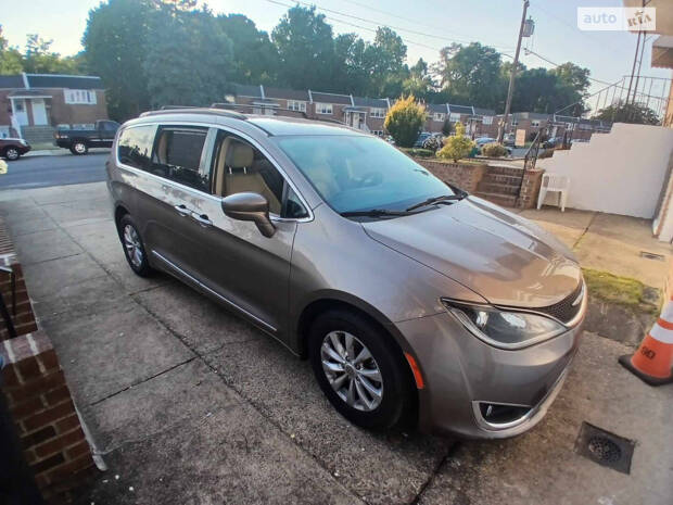Chrysler Pacifica 2017