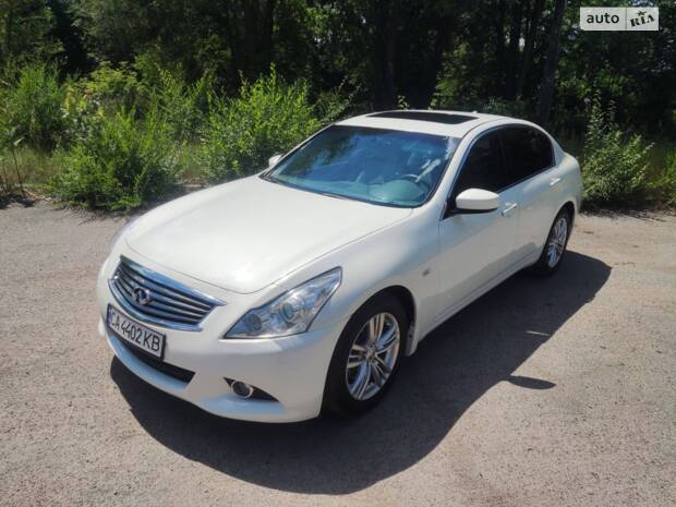 Infiniti G25 2011