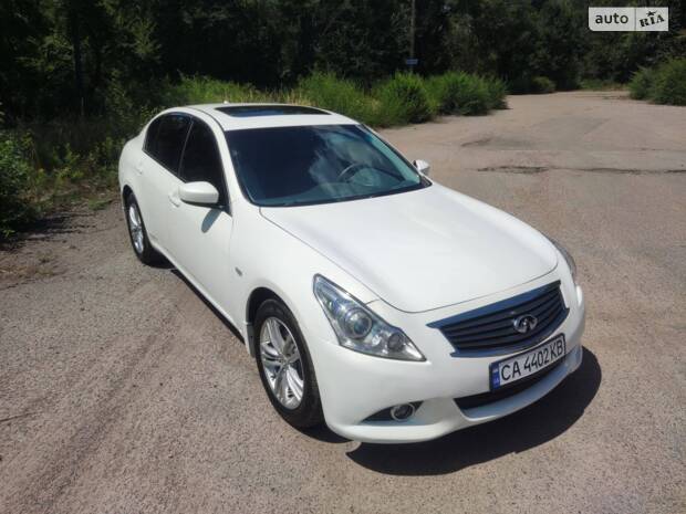Infiniti G25 2011