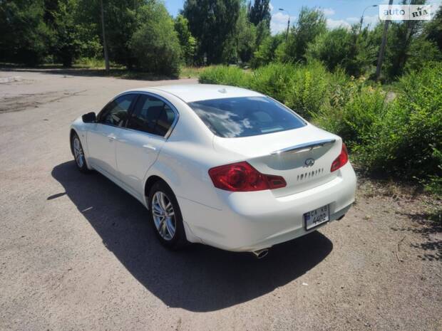 Infiniti G25 2011