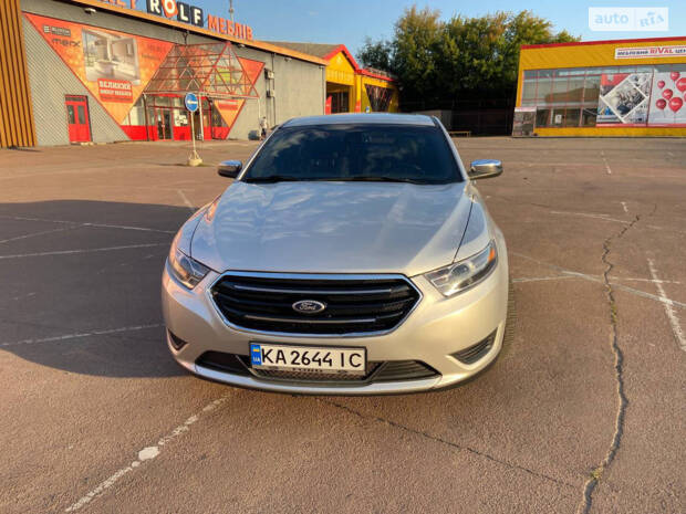 Ford Taurus 2018