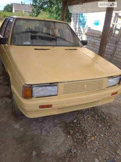 Renault 9 1983