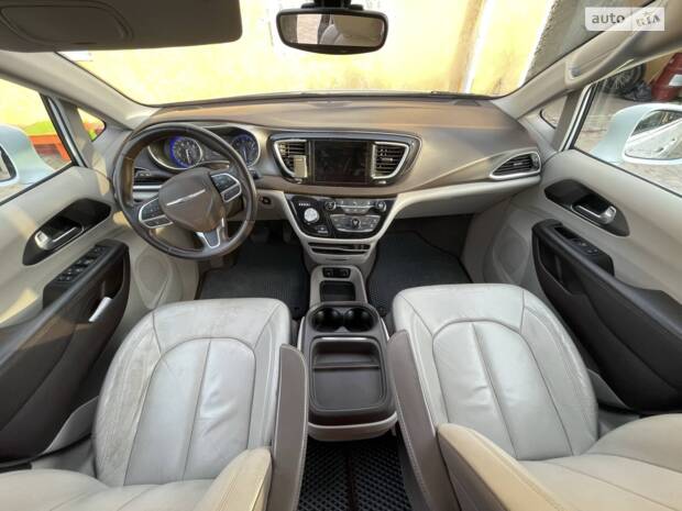 Chrysler Pacifica 2017