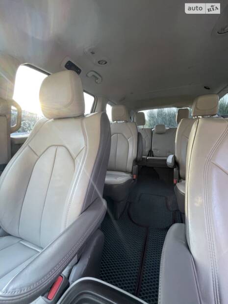 Chrysler Pacifica 2017