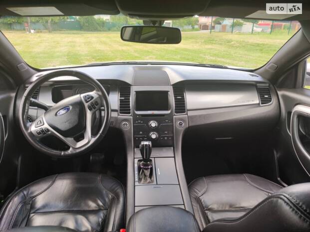 Ford Taurus 2015