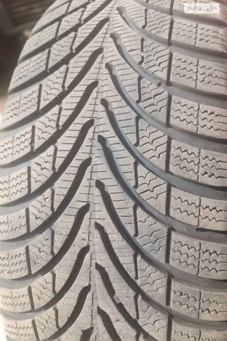 У пошуках "золотої середини" у виборі зимової гуми