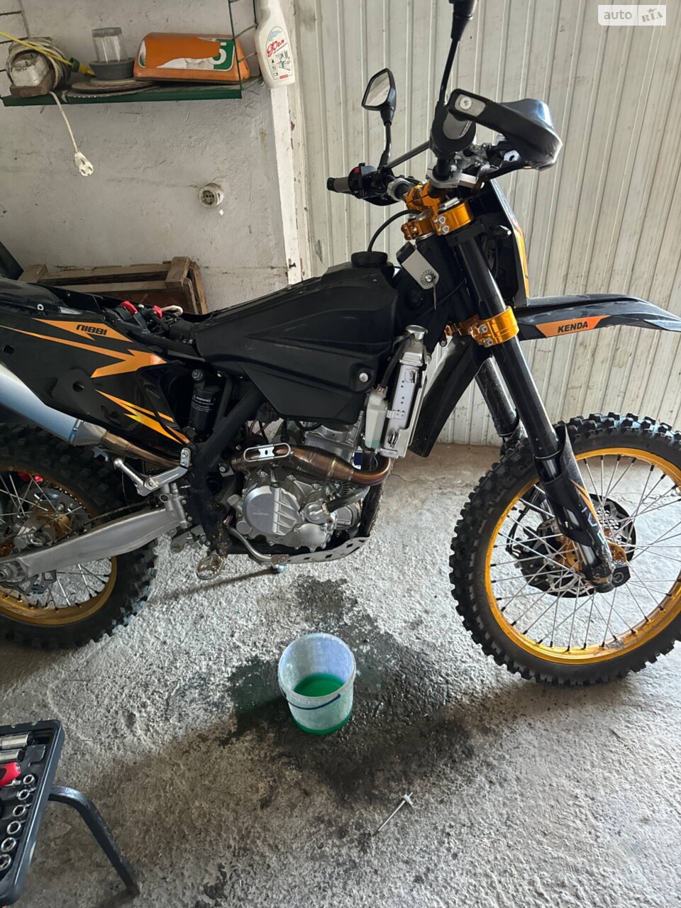 Процес злиття старого антифризу