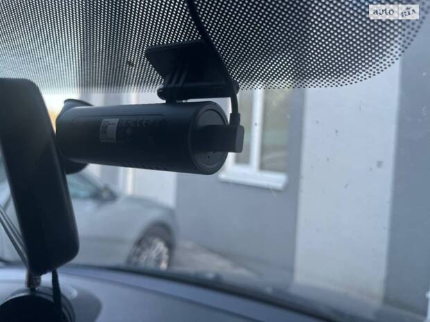 Встановлення камери заднього огляду та відеореєстратора Xiomi на Skoda Fabia mk2