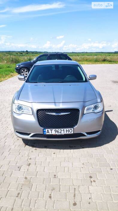 Chrysler 300 2017