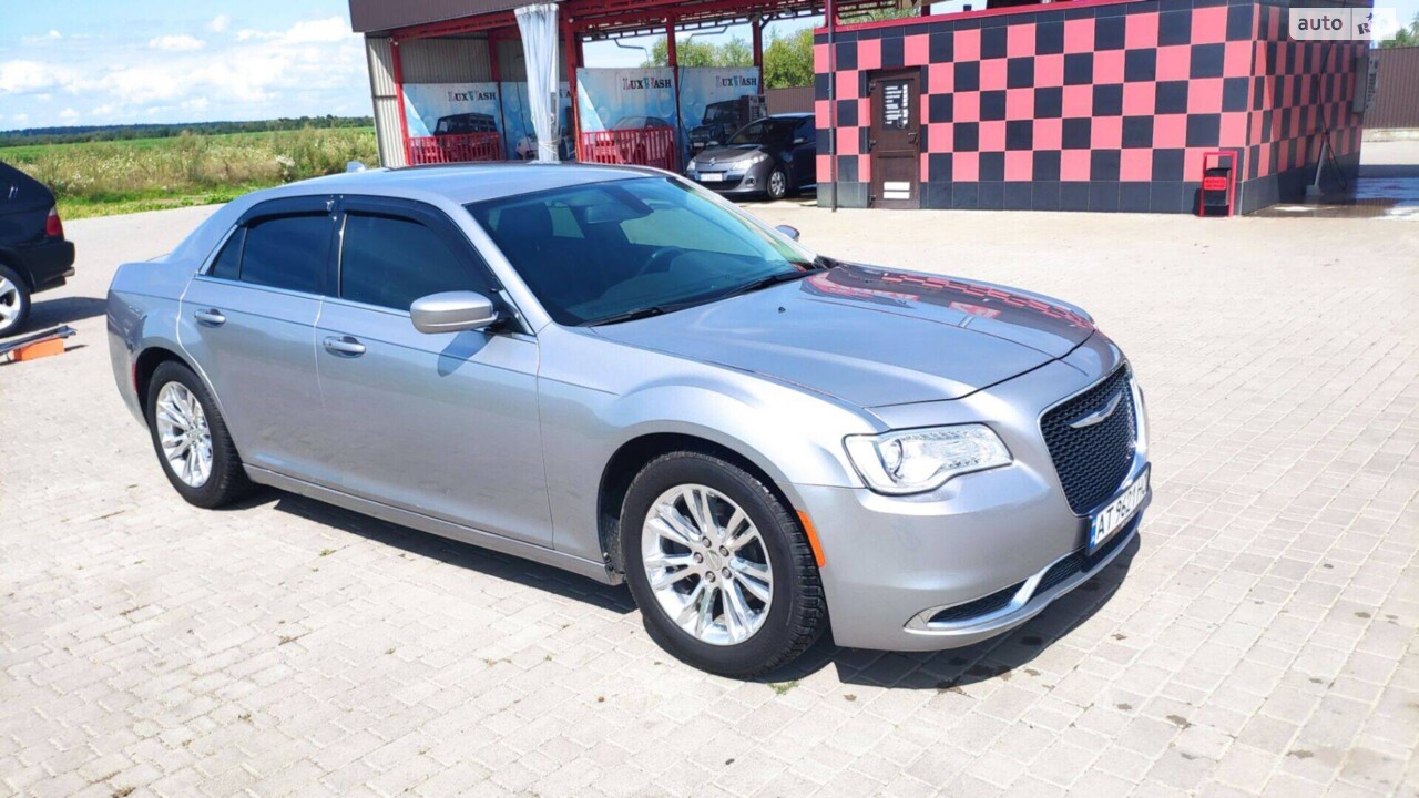 Chrysler 300 2017