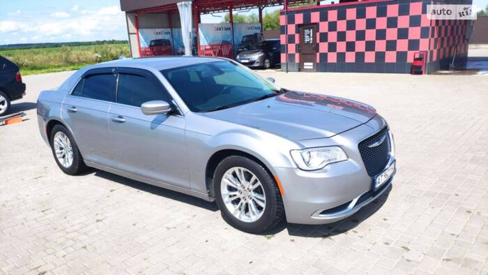Chrysler 300 2017