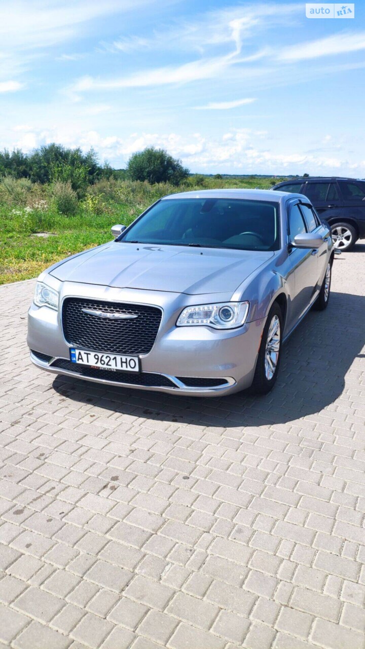 Chrysler 300 2017