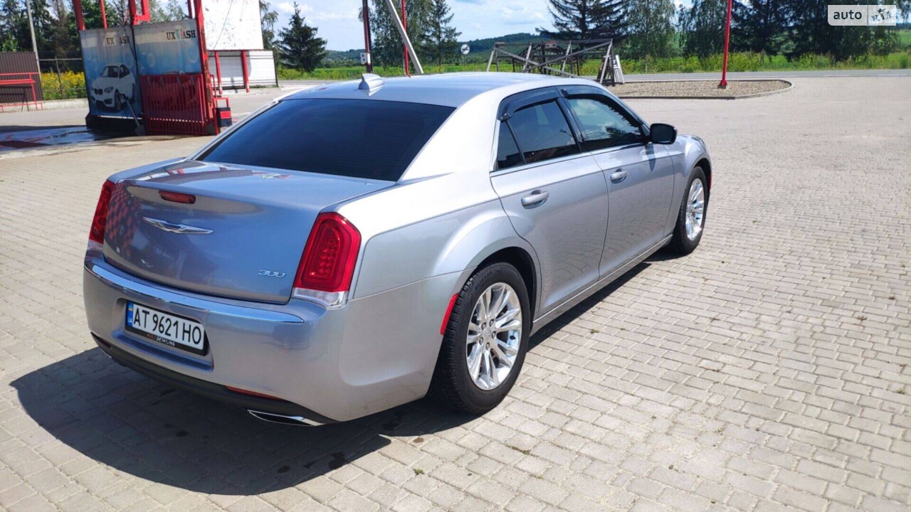 Chrysler 300 2017