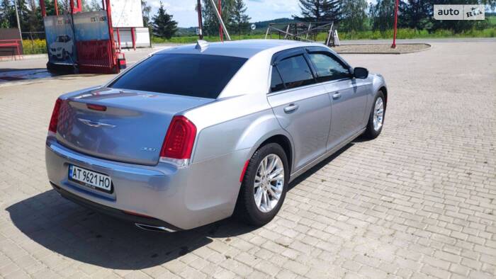 Chrysler 300 2017
