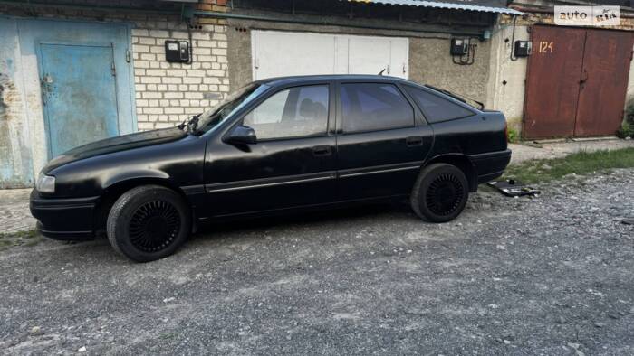 Як проводять вихідні справжні любителі автівок? Гараж стайл)