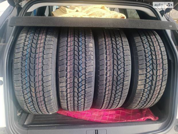 У пошуках "золотої середини" у виборі зимової гуми