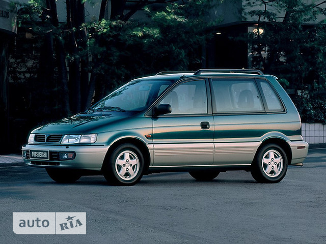 Новые Mitsubishi Space Runner Mitsubishi Space Runner фото 1
