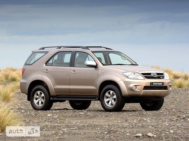 Новые Toyota Fortuner Toyota Fortuner фото 1