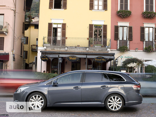 Новые Toyota Avensis Wagon Toyota Avensis Wagon фото 1