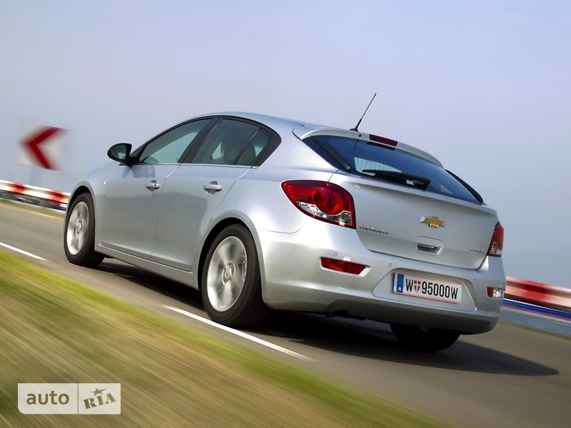 Новые Chevrolet Cruze 5D Chevrolet Cruze 5D фото 1