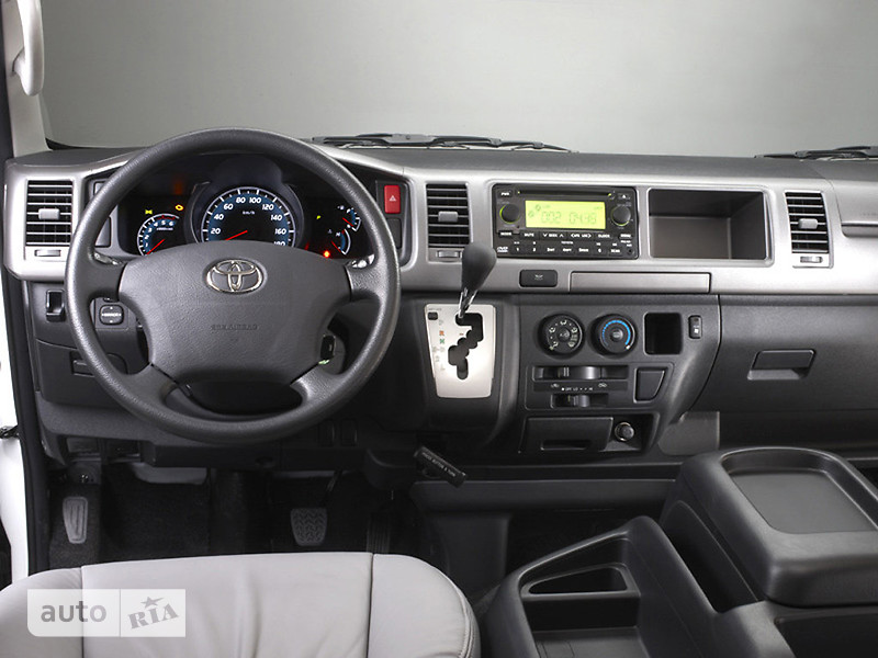 Новые Toyota Hiace пасс. Toyota Hiace пасс. фото 1
