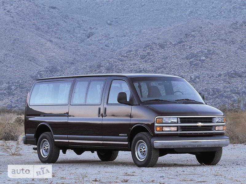 Новые Chevrolet Express пасс. Chevrolet Express пасс. фото 1