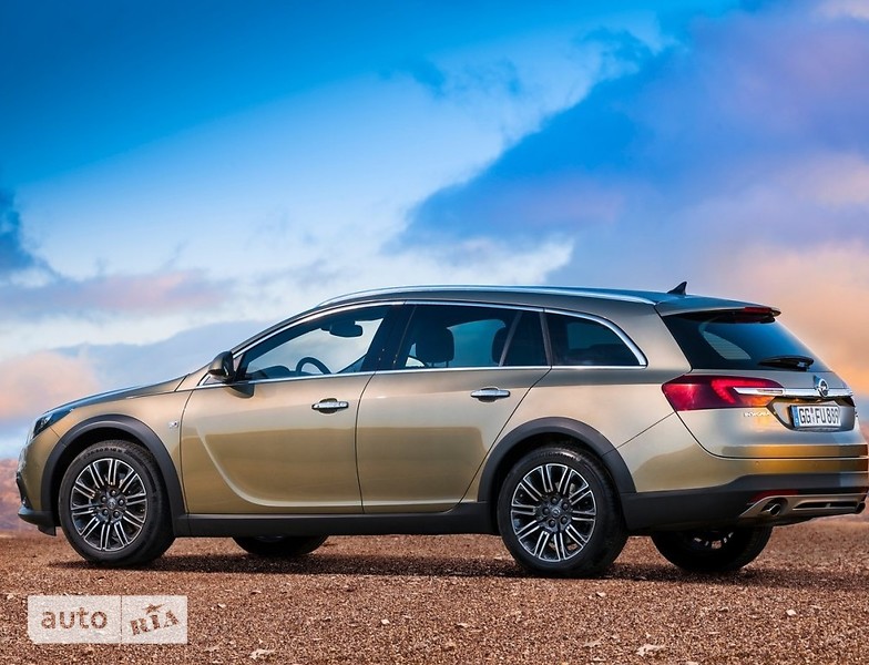 Новые Opel Insignia Country Tourer Opel Insignia Country Tourer фото 1