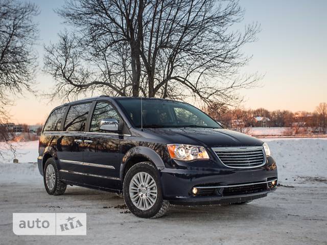 Новые Chrysler Town & Country Chrysler Town & Country фото 1