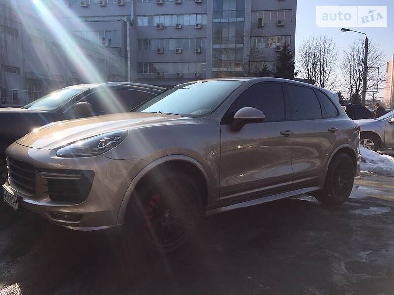 Porsche Cayenne 2016