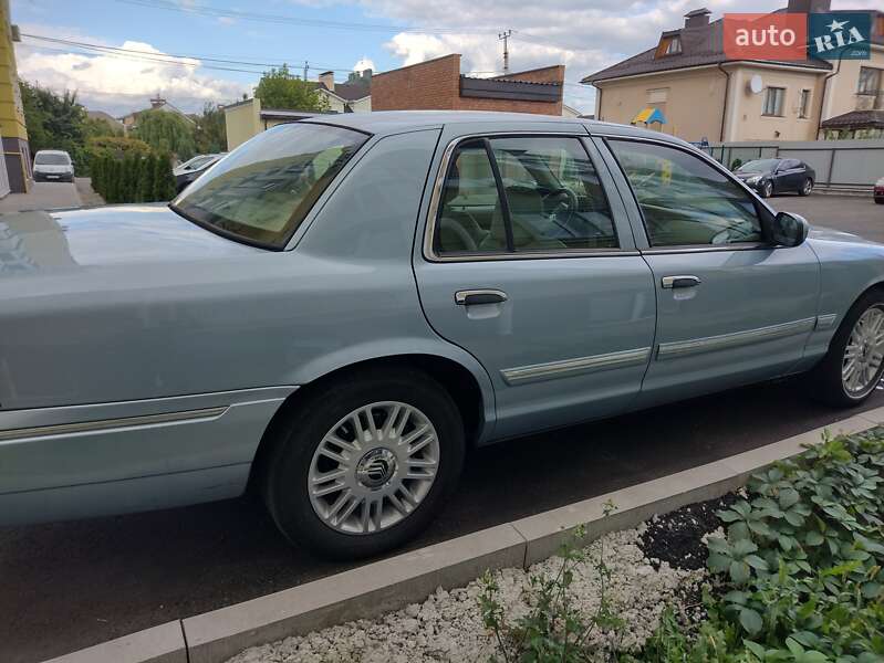 Mercury Grand Marquis 2010