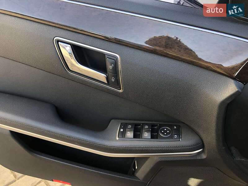Mercedes-Benz E-Class 2011