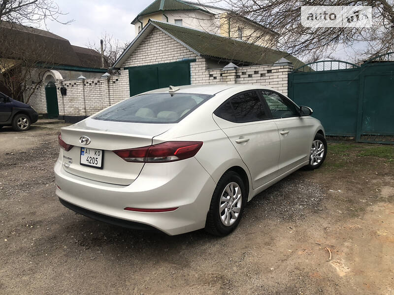 Hyundai Elantra 2017