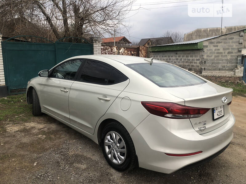 Hyundai Elantra 2017