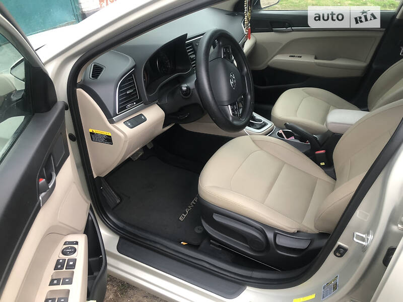 Hyundai Elantra 2017