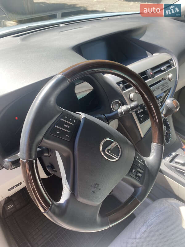 Lexus-31