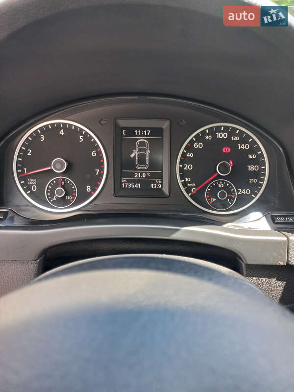 Volkswagen Tiguan 2011