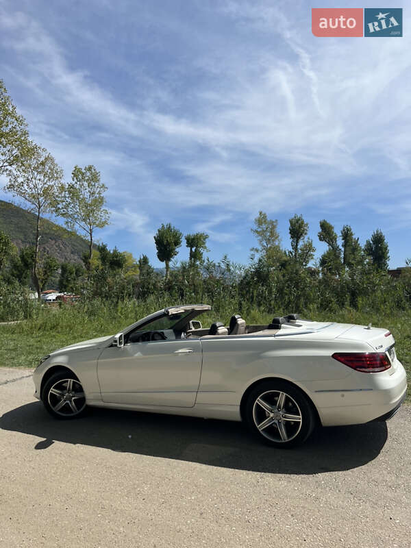 Mercedes-Benz-17