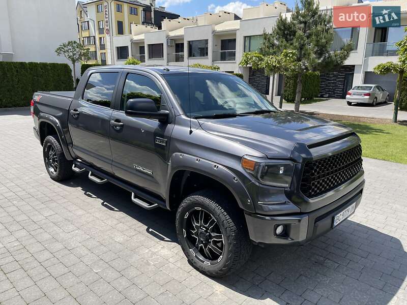 Toyota Tundra 2016