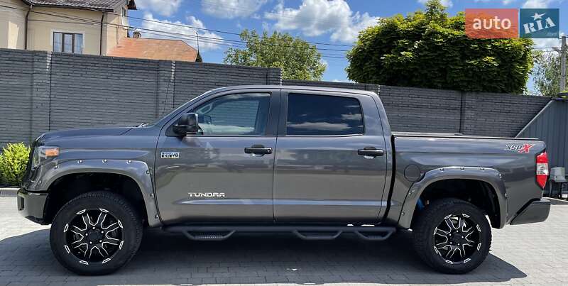 Toyota Tundra 2016