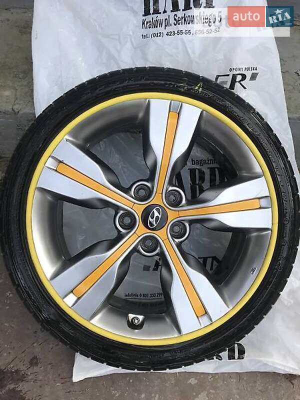 Hyundai Veloster 2011