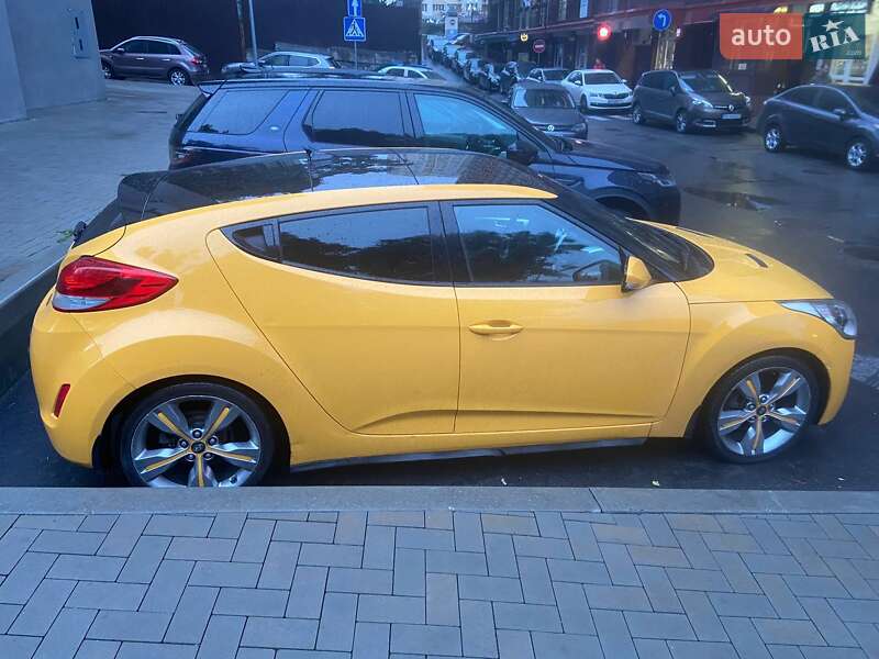 Hyundai Veloster 2011