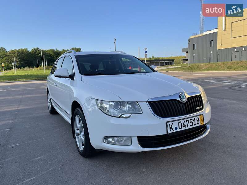 Skoda Superb 2011