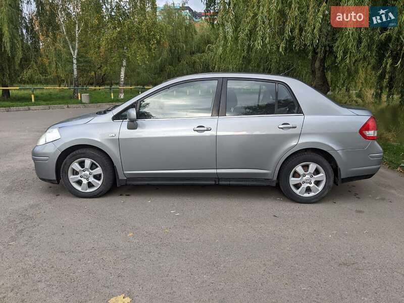 Nissan Versa 2007