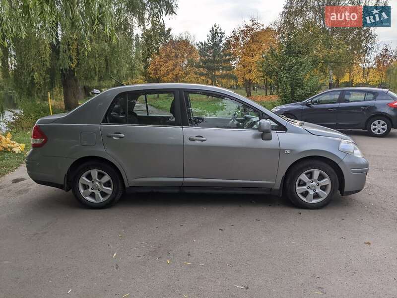 Nissan Versa 2007