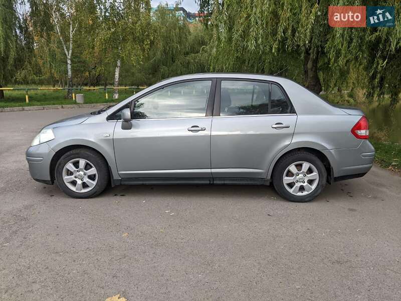 Nissan Versa 2007