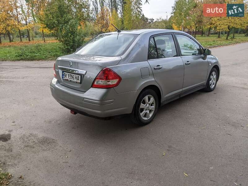Nissan Versa 2007