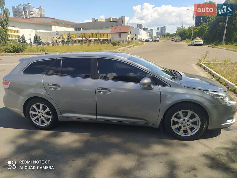 Toyota Avensis 2013