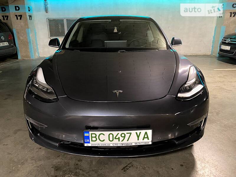 Tesla Model 3 2020