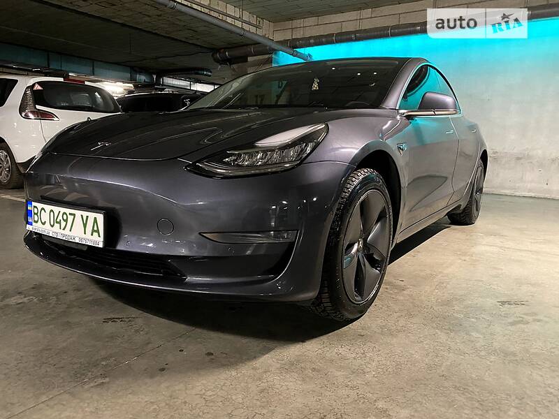 Tesla Model 3 2020