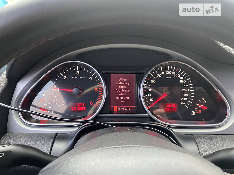 Audi-77